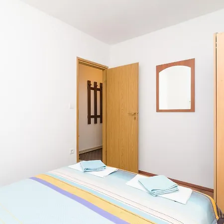 Lägenhet Adea - One Bedroom With Terrace *