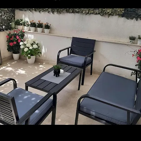 Adea - One Bedroom With Terrace 아파트