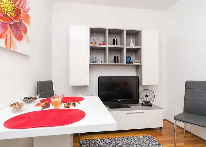 דירה Adea - One Bedroom With Terrace *